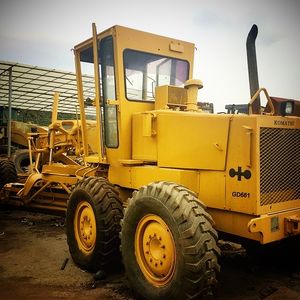 รถเกลี่ยดิน Komatsu มือสองรถเกลี่ยดิน GD661A มอเตอร์ - Product Image 2