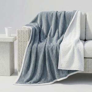 Manta de Lujo para Glamping en Hoteles al Aire Libre |   Manta de Franela Acanalada con Forro de Terciopelo Sintético Cálido para Acampar |   Proveedor Mayorista de Productos Personalizados al por Mayor - Product Image 1