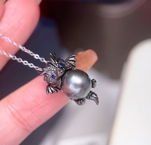 Colgante con temática de Qilin Mini clásico hecho a mano, Perla de Tahití negra, Plata de ley, chapado en negro, joyería mística Oriental - Product Image 3