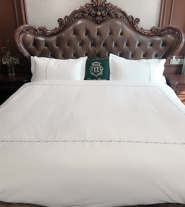 Ensemble de literie brodée pour hôtel, bon marché et de haute qualité, tissu satin uni, pur coton T300 - Product Image 1