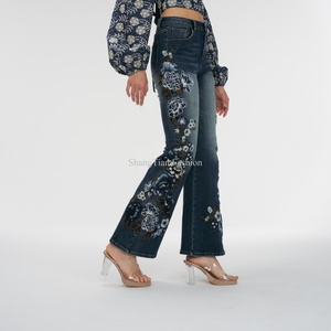 Vaqueros acampanados de mujer de cintura media de alta calidad con bordado floral, pantalones casuales de mezclilla para verano con botones - Product Image 2