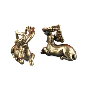 Ornamenti da tavolo vintage Dingtong in ottone a forma di cervo cornuto grande, sculture in rame Sika, oggetti da collezione culturali portafortuna, tè - Product Image 4