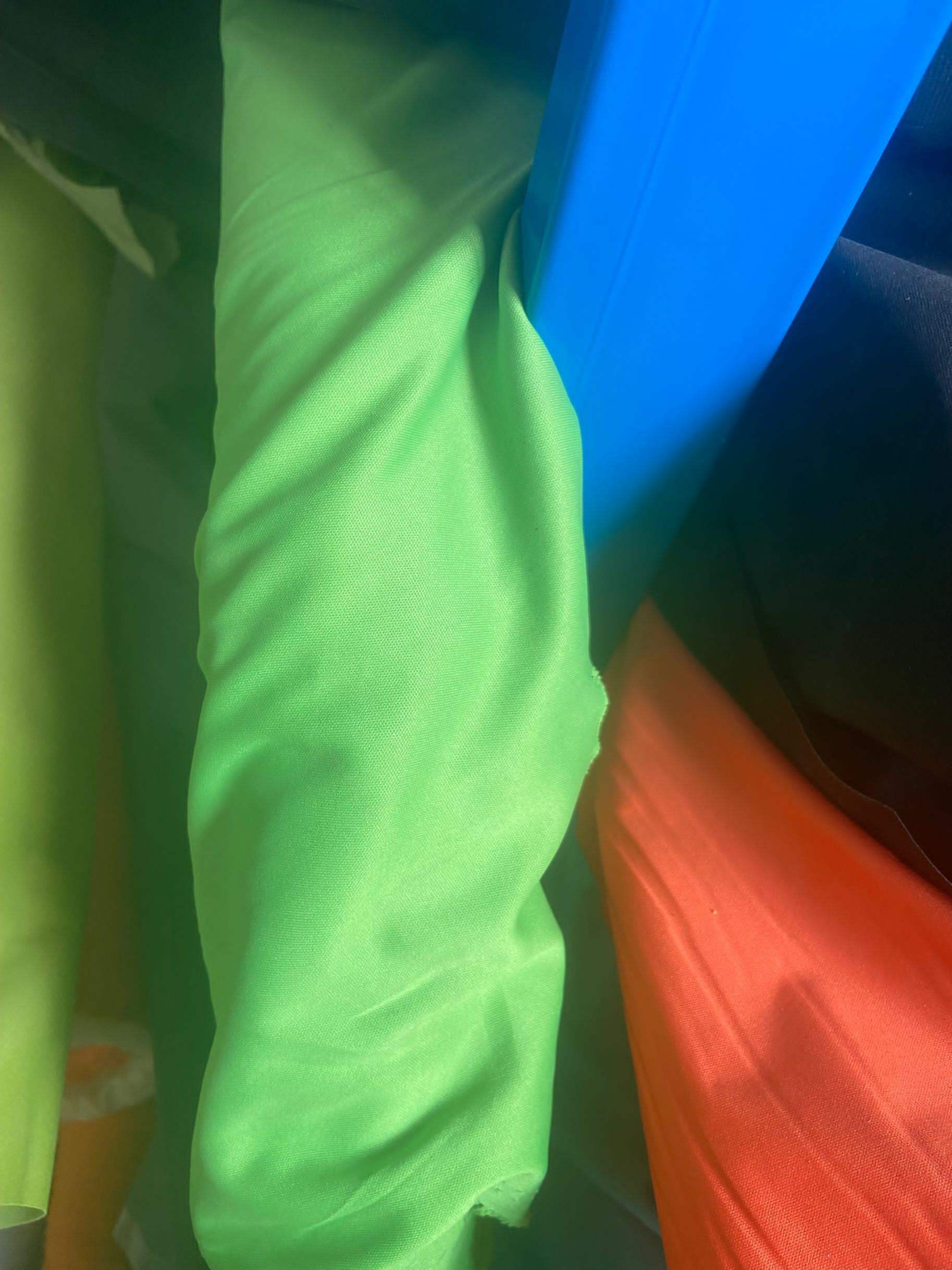 สีเขียวอ่อน