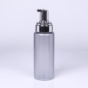 La fábrica proporciona directamente al por mayor 180ml Bomba de espuma gris translúcida Botella de limpiador facial Botella de embalaje de champú - Product Image 3