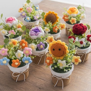 Vaso per Piante a Forma di Girasole Lavorato a Maglia, Regalo per la Festa degli Insegnanti, Pezzo Decorativo da Scrivania, Vaso per Piante Artificiali all'Uncinetto - Product Image 1