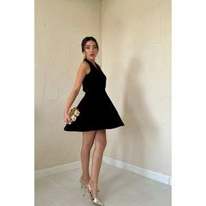 Robe de soirée élégante en velours noir, dos nu, coupe trapèze, taille naturelle, ajustement confortable - Product Image 5