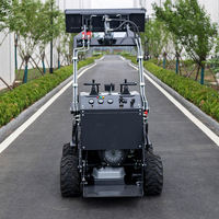 Minicargadora con Plataforma de Trabajo y Accesorios de Cambio Rápido para Trabajos de Construcción en Espacios Reducidos y Mantenimiento de Jardines