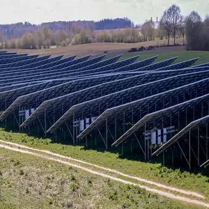 Sistema de montaje solar de acero y aluminio Soporte de tierra de techo plano con riel de panel de energía solar Instalación de campo al aire libre