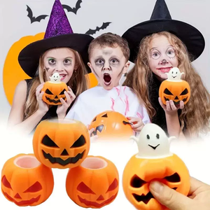 Juguete de PVC para apretar y amasar con forma de calabaza, divertido para bromas en fiestas de Halloween, juguete antiestrés para oficina, el más vendido transfronterizo. - Product Image 1