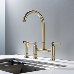 Латунный двухручный кухонный кран с боковым распылителем - Product Image 3