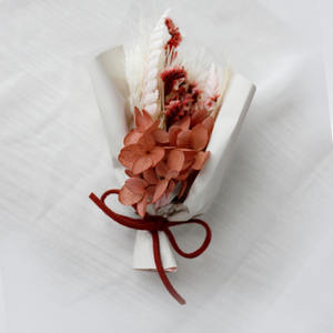 Cadeau en boîte aux lettres, fleurs séchées, mini fleurs préservées, décoration intérieure, bouquet bohème pour demoiselle d'honneur, cadeau d'anniversaire, cadeaux de fête des mères pour elle - Product Image 1