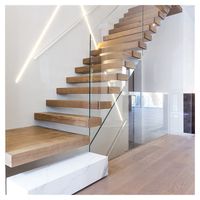 Escalier Prima à forte capacité de charge, support robuste, application industrielle pour entrepôts et usines