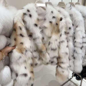 Cappotto corto personalizzato alla moda <span class=keywords><strong>con</strong></span> cappuccio da donna <span class=keywords><strong>con</strong></span> stampa animalier di nuova <span class=keywords><strong>pelliccia</strong></span> artificiale invernale 2025 - Product Image 2