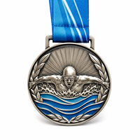 Médaille personnalisée en alliage de zinc 3D en forme de feuille d'érable dorée, à graver, avec ruban rouge, pour récompenses sportives, scolaires et de compétition.