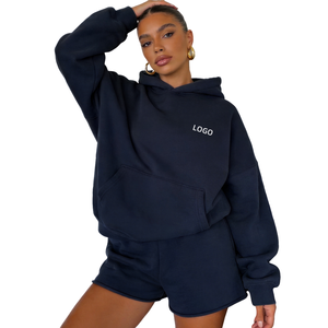 Ensemble deux pièces pour femme à prix abordable, personnalisable avec logo, comprenant un sweat à capuche oversize et un short, idéal pour l'été et l'automne, style streetwear décontracté. - Product Image 1