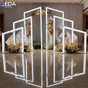 Arco de Boda LEDA, Elegante Fondo de Escenario con Pantalla LED, Arco Geométrico Luminoso para Decoración de Eventos - Product Image 1