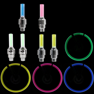 <span class=keywords><strong>Petite</strong></span> lampe de roue de vélo avec batterie <span class=keywords><strong>Valve</strong></span> de pneu de moto Lumière LED Faits saillants Lumière de pneu de voiture - Product Image 1