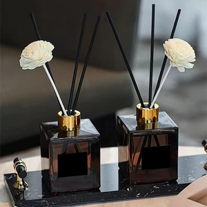 <span class=keywords><strong>La</strong></span> simplicité élégante rencontre le diffuseur de roseau en verre aromatique avec des bâtons noirs Améliorez vos espaces de vie modernes avec un parfum naturel - Product Image 2