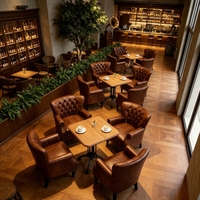 Ensemble table et chaises pliantes vintage en bois massif de style américain, chaises de pub, banquette, canapé, salon de club, restaurant