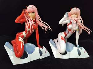 Venta al por mayor Thief Fun Animation 022 Figura DE ACCIÓN Modelo Adornos de mano rojos y blancos en nombre del equipo nacional - Product Image 3