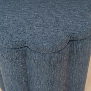 Tabouret <span class=keywords><strong>en</strong></span> lin Bailey tabouret rembourré <span class=keywords><strong>en</strong></span> forme de <span class=keywords><strong>fleur</strong></span> grise avec plateau pour rangement adapté au salon - Product Image 2