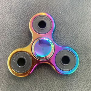 Con Quay Hợp Kim Nhôm Hình Tam Giác Đồ Chơi Cầm Tay Bằng Kim Loại Con Quay <span class=keywords><strong>Fidget</strong></span> Cho Người Lớn Và Trẻ Em Con Quay <span class=keywords><strong>Fidget</strong></span> <span class=keywords><strong>Hand</strong></span> <span class=keywords><strong>Spinner</strong></span> - Product Image 3