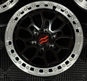 Jantes Beadlock forgées sur mesure 17x8.5 17x9 18x9 18x9.5 6x139.7 6x114.3 Jantes en alliage pour voitures tout-terrain 4x4 pour Jeep <span class=keywords><strong>Ford</strong></span> <span class=keywords><strong>Raptor</strong></span> - Product Image 1