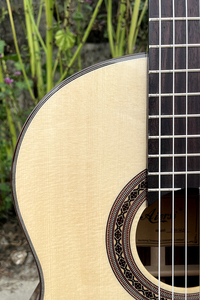 Guitarra Clásica de Cuerdas de Nylon Marca Aiersi Hecha a Mano de <span class=keywords><strong>Buena</strong></span> Calidad con Tapa Sólida y Aros y Fondo de Palisandro - Product Image 5