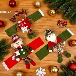 Nouvelles attaches de rideaux de Noël écologiques réutilisables 2025 – Père Noël, bonhomme de neige, renne en peluche – Décorations de fenêtre pour la maison et l'hôtel - Product Image 4