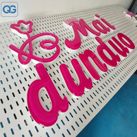 Fabricante y Proveedor de Señalización Decorativa Elegante, Figura de Personaje con Luz LED Personalizada en Opciones Coloridas para Señalización