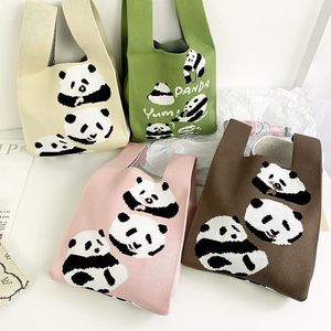 2025 nuevo bolso de punto Panda de la serie National Treasure con cierre <span class=keywords><strong>abierto</strong></span> con forro de poliéster bolsa de recuerdo de viaje bonita - Product Image 1