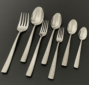 Couteau de table DFU233 en acier inoxydable avec manche martelé, couteau à steak, fourchettes de table, fourchettes à dessert, personnalisables - Product Image 5