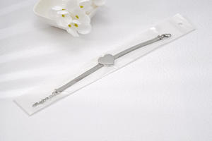 Jietao - Brazalete de Acero Inoxidable con Baño de Oro PVD, Resistente al Deslustre, con Correa de Reloj Plateada de Moda para <span class=keywords><strong>Mujer</strong></span>, con Dije de Corazón Grande - Product Image 4