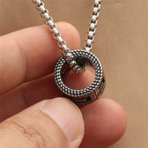 Collier pendentif géométrique en acier inoxydable pour homme, style punk rétro ajouré, bijoux de mode - Product Image 2