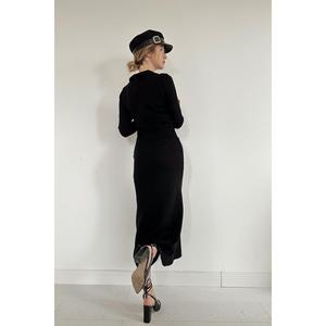 Robe pull fourreau noire en maille froncée à capuche, taille naturelle, respirante pour femme - Product Image 1