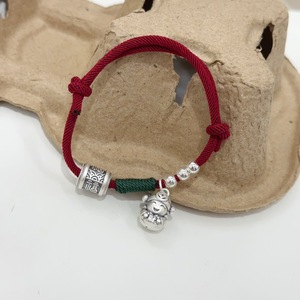 Pulsera de plata pura con dije de dibujos animados del Dios de la Fortuna y cuerda roja para uso diario de mujer - Product Image 2