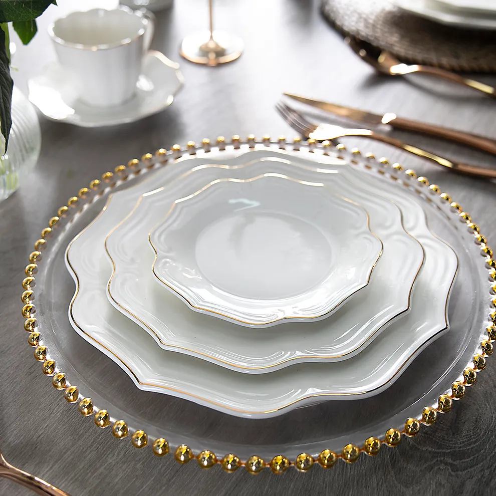 Factory Assiettes Mariage Dinnerware Vajilla Porcelain Gold Rim Dishes White Ceramic Flowers Shape Wedding Luxury Plate Set