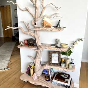 <span class=keywords><strong>Scaffale</strong></span> <span class=keywords><strong>in</strong></span> <span class=keywords><strong>Legno</strong></span> <span class=keywords><strong>Massello</strong></span> a Forma di Albero, Libreria Fluttuante con Bordo Naturale, Mensole da Parete per Esposizione - Product Image 5