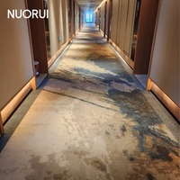 Kommerzieller Wand-zu-Wand-Teppich Nylon 6 Bedruckter Teppich Modernes Liner- und Abstraktes Design für Hotelkorridore und Hochfrequenzbereiche