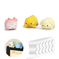 Figura Decorativa Creativa 3D para Monitor de Computadora, Mini Muñeca OEM ODM, Caja Sorpresa, Juguete de Regalo para Decoración del Hogar y Oficina