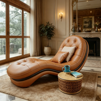 Chaise longue design en fibre de verre en forme de S, revêtement en cuir capitonné, chaise de loisirs ergonomique incurvée en FRP pour villa