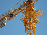 XGW100-16S 16 Ton Self Erecting Tower Crane Sistem Pengangkat Hidrolik Gearbox Motor Bearing untuk Proyek Konstruksi Skala Besar