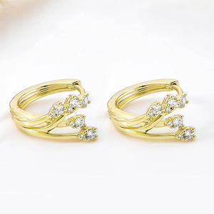 Orecchini E3130 in Oro con Diamanti, Taglio Brillante Rotondo, Colore G, Diamanti Naturali, Gioielli Minimalisti da Donna per Uso Quotidiano - Product Image 3