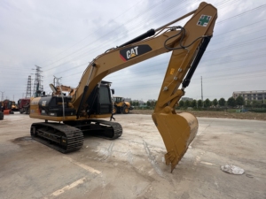 รถขุดตีนตะขาบ CAT 320D2L มือสองจากญี่ปุ่น น้ำหนัก 21.7 ตัน ยี่ห้อ Caterpillar ระบบไฮดรอลิก สำหรับงานขุดเหมือง ก่อสร้าง และงานดินดิบ - Product Image 3