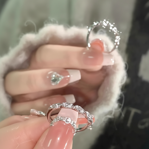 Anello da donna di lusso leggero in argento placcato Fashion Ring con diamanti - Product Image 1