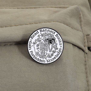 Pin Enamel Tengkorak Membaca Buku Terlarang, Bros Punk Gothic dengan Kutipan, Perhiasan Hadiah untuk Pecinta Buku, Grosir - Product Image 3