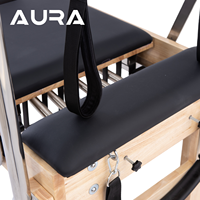 Combinaison trapèze réglable en chêne naturel robuste avec barre de pieds antidérapante pour studio de Pilates et bien-être