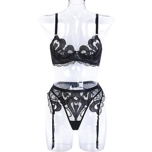 Nueva Lencería de Moda Personalizada, Conjunto de Lencería Sexy de Encaje para Mujer, Conjunto de Lencería Negra de 3 Piezas de Malla Fina de Poliéster con Forma de Corazón - Product Image 6