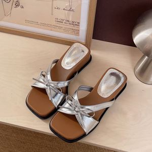 Superbes sandales d'été pour femmes de style français, nouvelle collection 2026, sandales compensées à semelle épaisse style féerique pour soirée - Product Image 1