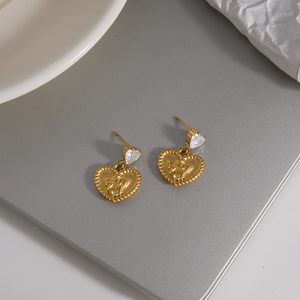 <span class=keywords><strong>J</strong></span>&D Jewelry - Pendientes Colgantes <span class=keywords><strong>de</strong></span> Acero Inoxidable con Baño <span class=keywords><strong>de</strong></span> Oro <span class=keywords><strong>de</strong></span> 18K, Resistentes al Agua, con Zirconia en Forma <span class=keywords><strong>de</strong></span> Corazón, Ángel Cupido, para Mujer, Regalo Romántico - Product Image 5